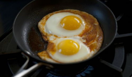 娱乐圈吃瓜酱荷包蛋,荷包蛋事件引发热议，吃瓜群众纷纷围观！